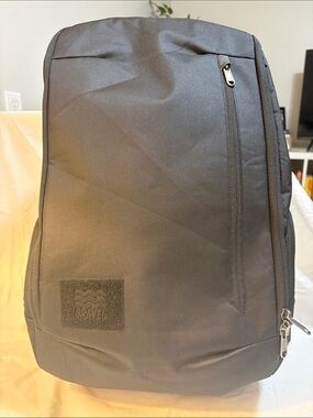 Gravel Black Men’s Everyday Backpack with Front Zip Pocket